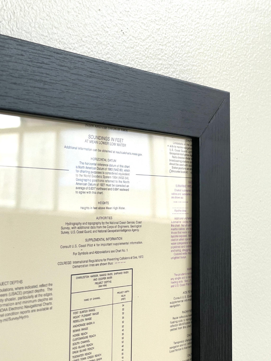 LightMap Air with Black frame showing live METAR and Weather
