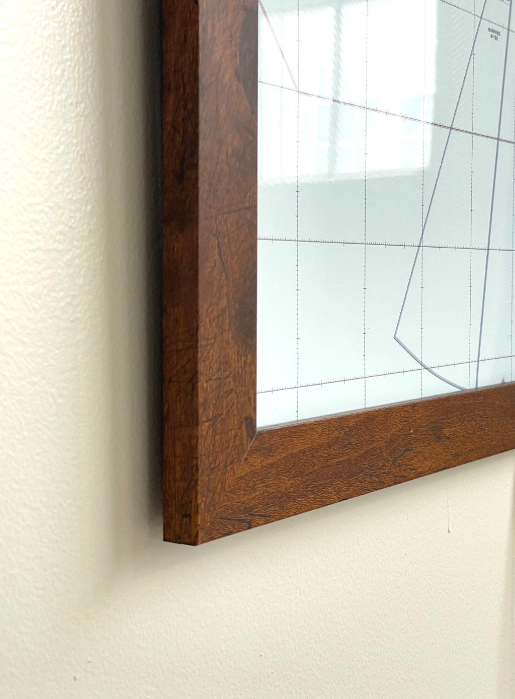 LightMap Air with Cherry frame showing live METAR and Weather