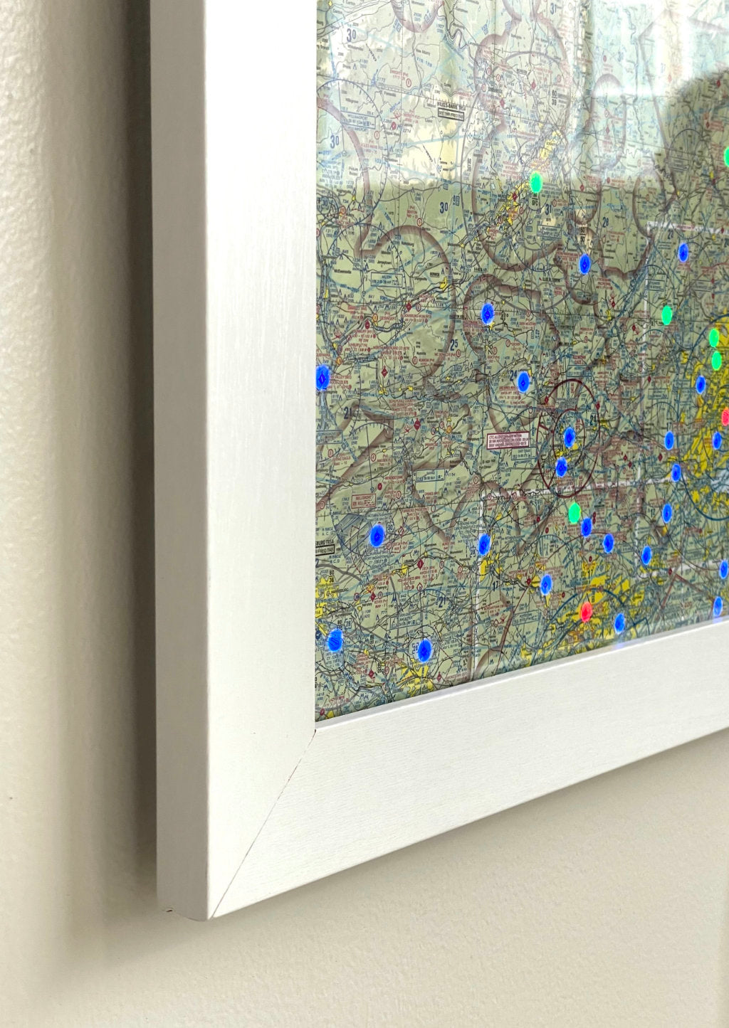 LightMap Air with White frame showing live METAR and Weather